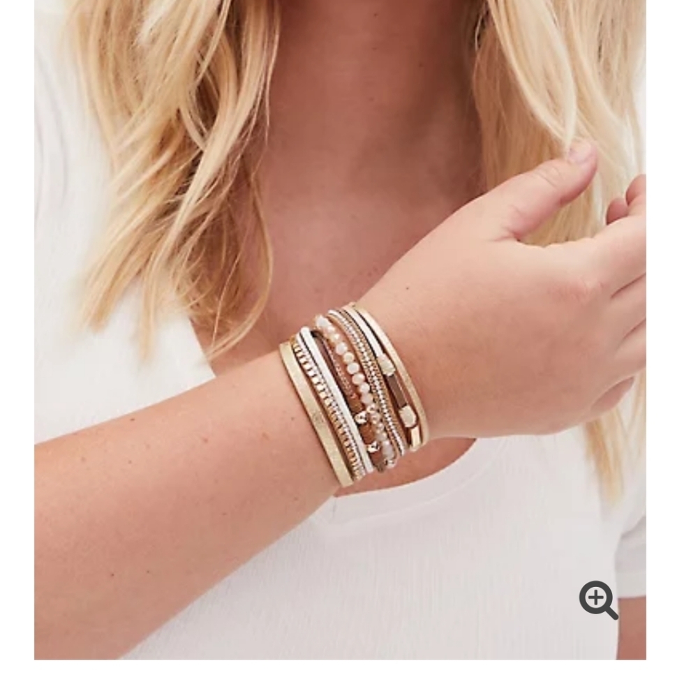 🆕GOLD-TONE MAGNETIC BRACELET - Picture 4 of 4